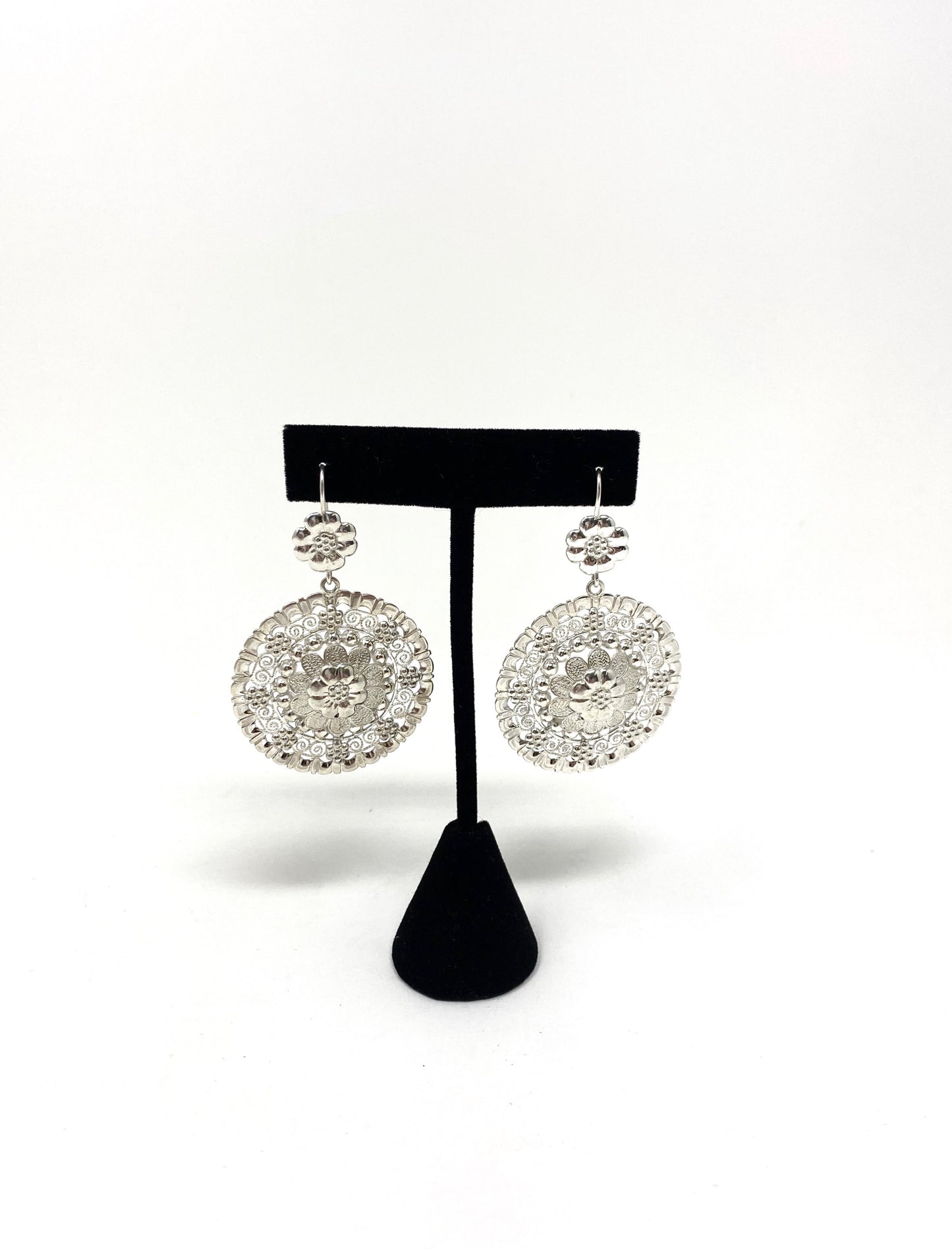 Aretes Jerezanos con flor de filigrana,