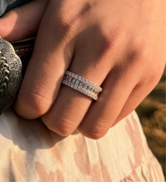 Baguette cut ring band