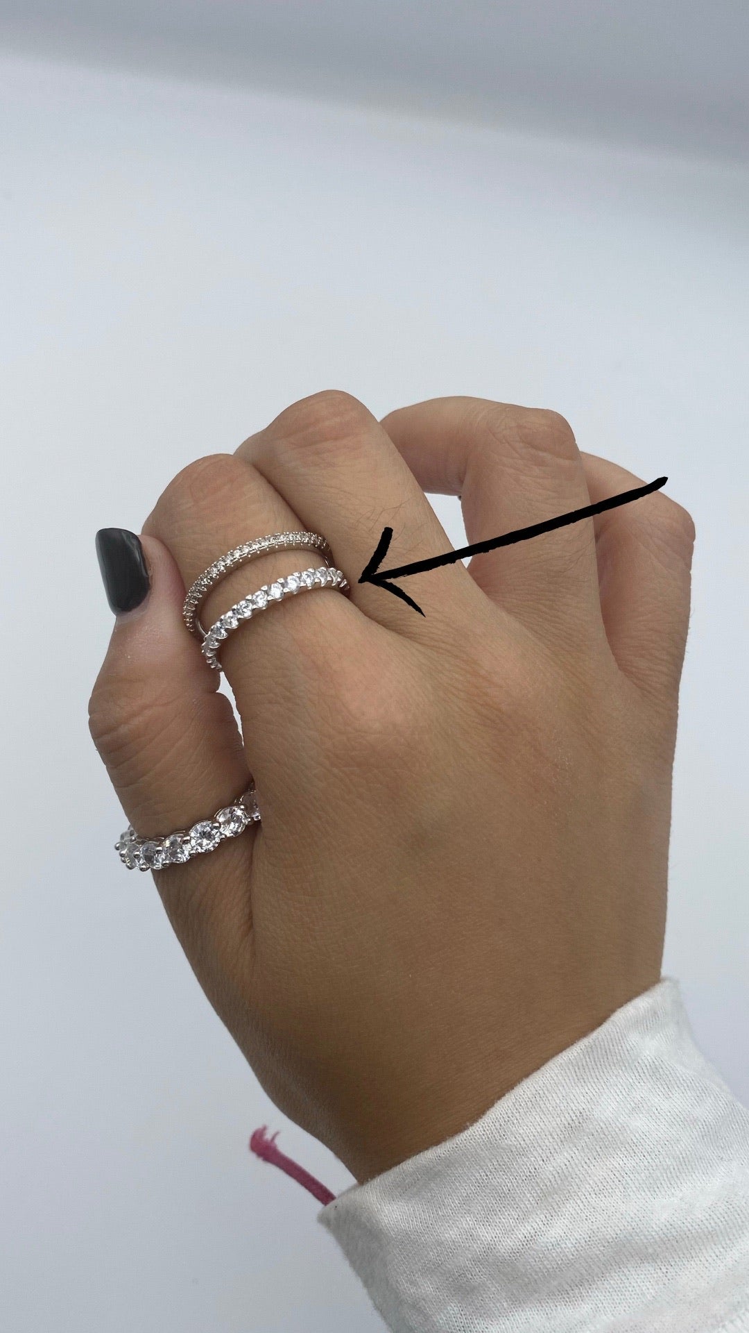 Medium stackable ring