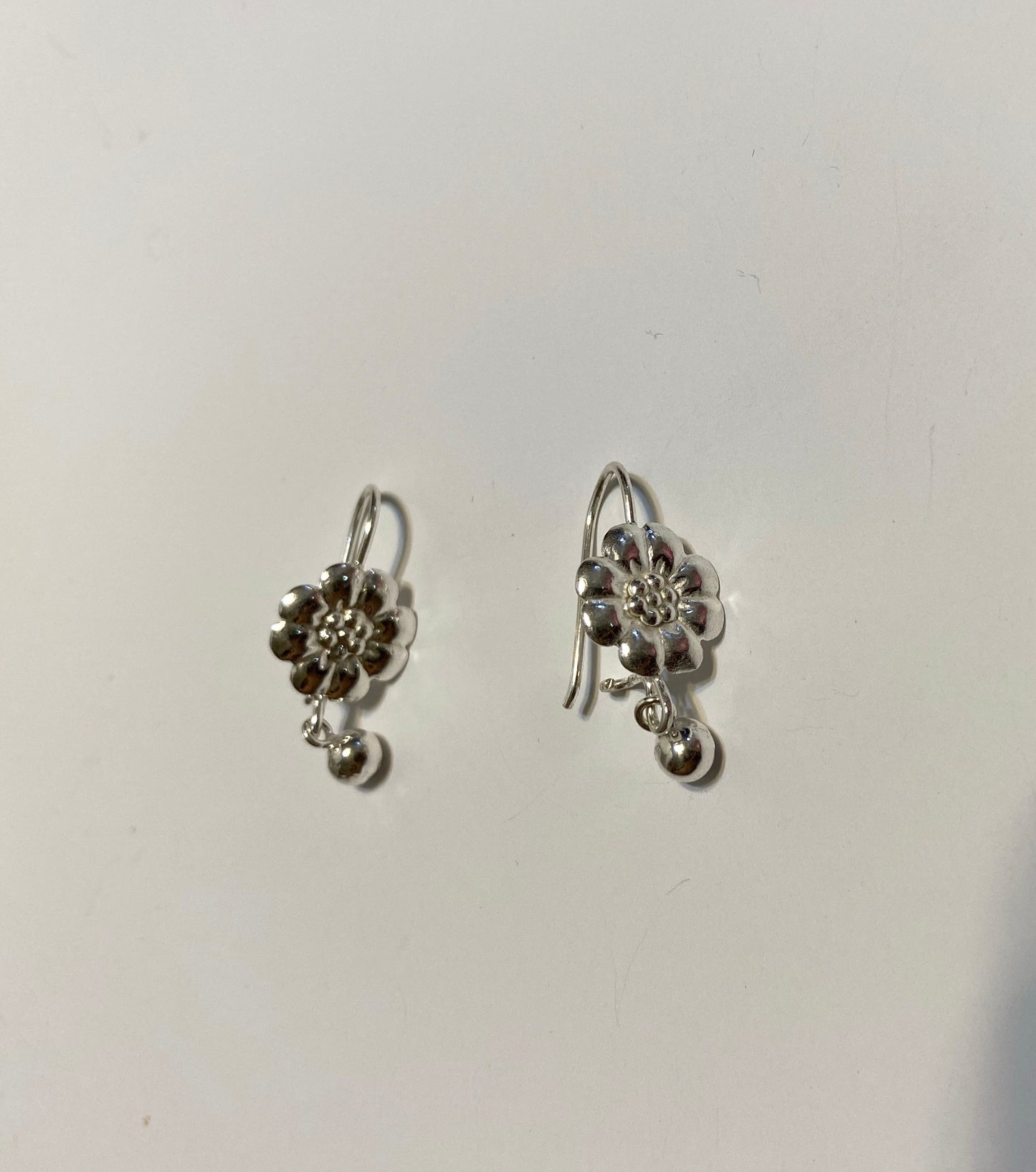 Aretes de flor sencilla